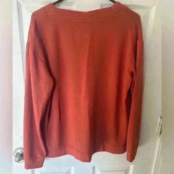 Orvis Sweatshirt Women's size Medium Clay Orange V-Neck Soft Lightweight - Picture 5 of 7